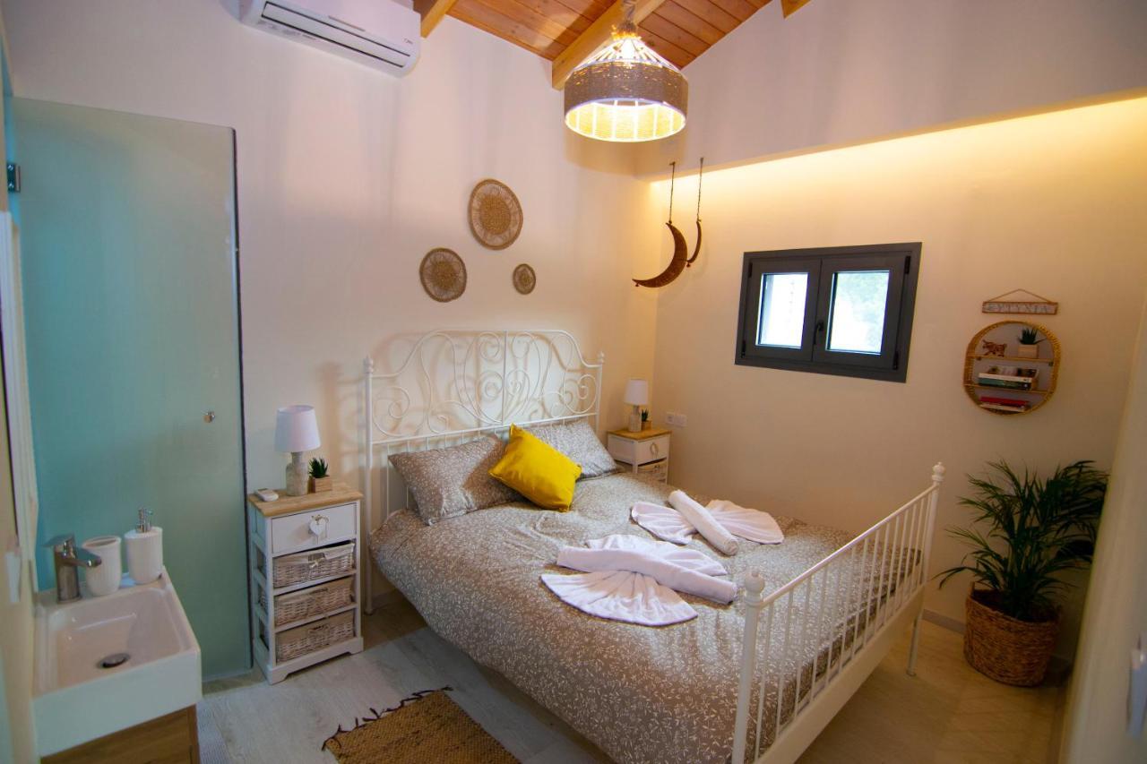 Ampelos Cretan Villa - Private Pool & Heated Ozone Jacuzzi Yerolakkos Exterior photo